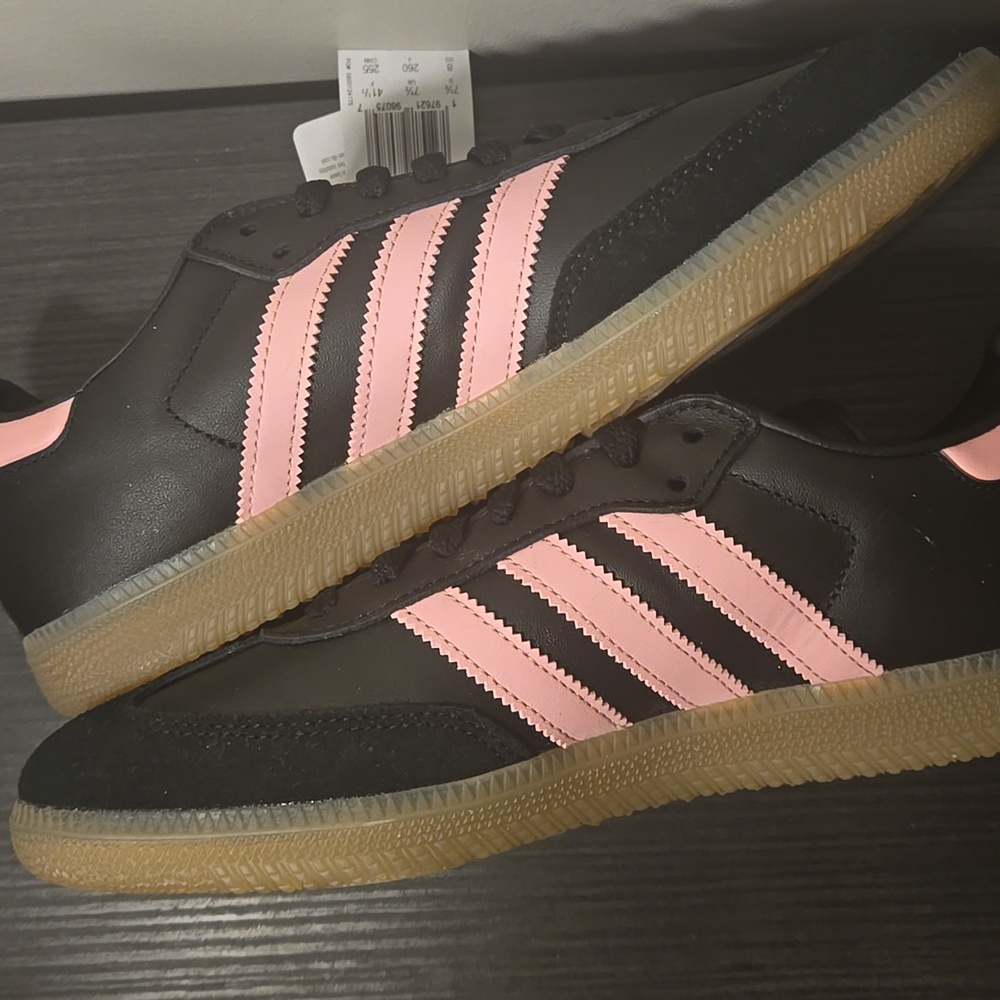 Adidas Black and Pink Samba Messi Sneakers Size 8 NEW - Picture 3 of 8